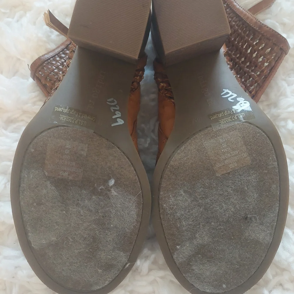 Indigo Rd block heels/sandals ~ Size 10M - Picture 4 of 10